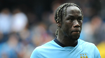 Sao Man City tranh thủ du lịch cùng vợ trước khi sang Việt Nam